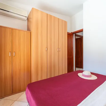 فيلة Domus Ema By Interhome *